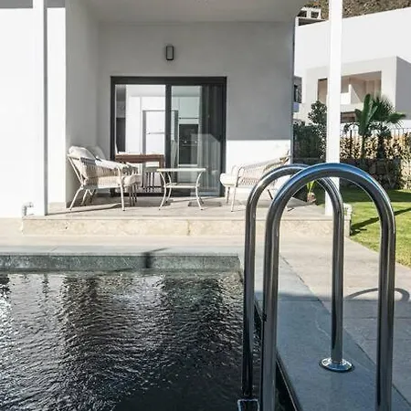 Vilă Al Mare 2; Koyunbaba'da Oezel Havuzlu