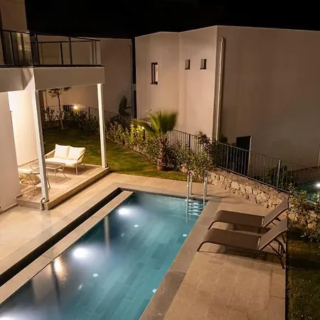Vilă Al Mare 2; Koyunbaba'da Oezel Havuzlu Bodrum