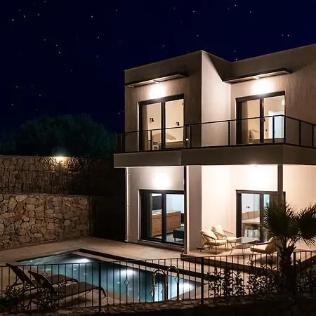 Villa Al Mare 2; Koyunbaba'da özel Havuzlu Bodrum